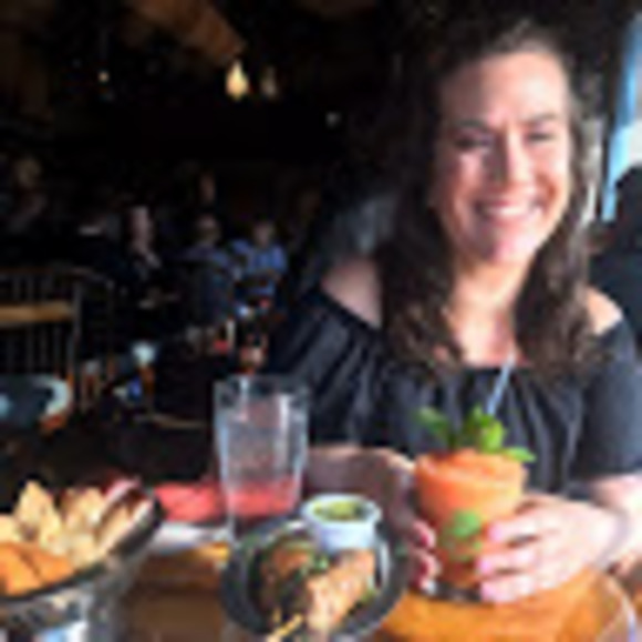 Meet your Posher, Leah - Picture 1 of 1